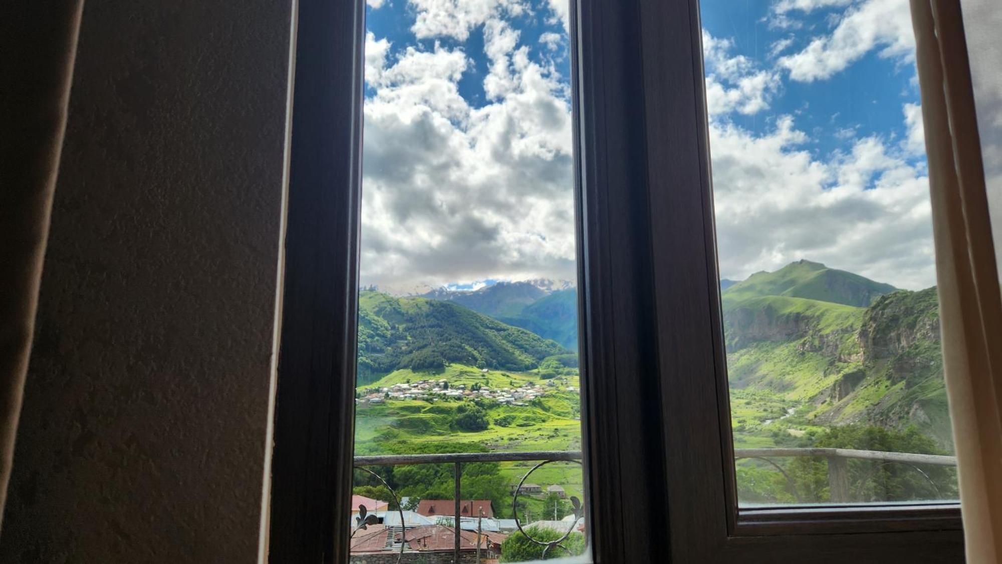 Hotel Toliketi Kazbegi Eksteriør bilde