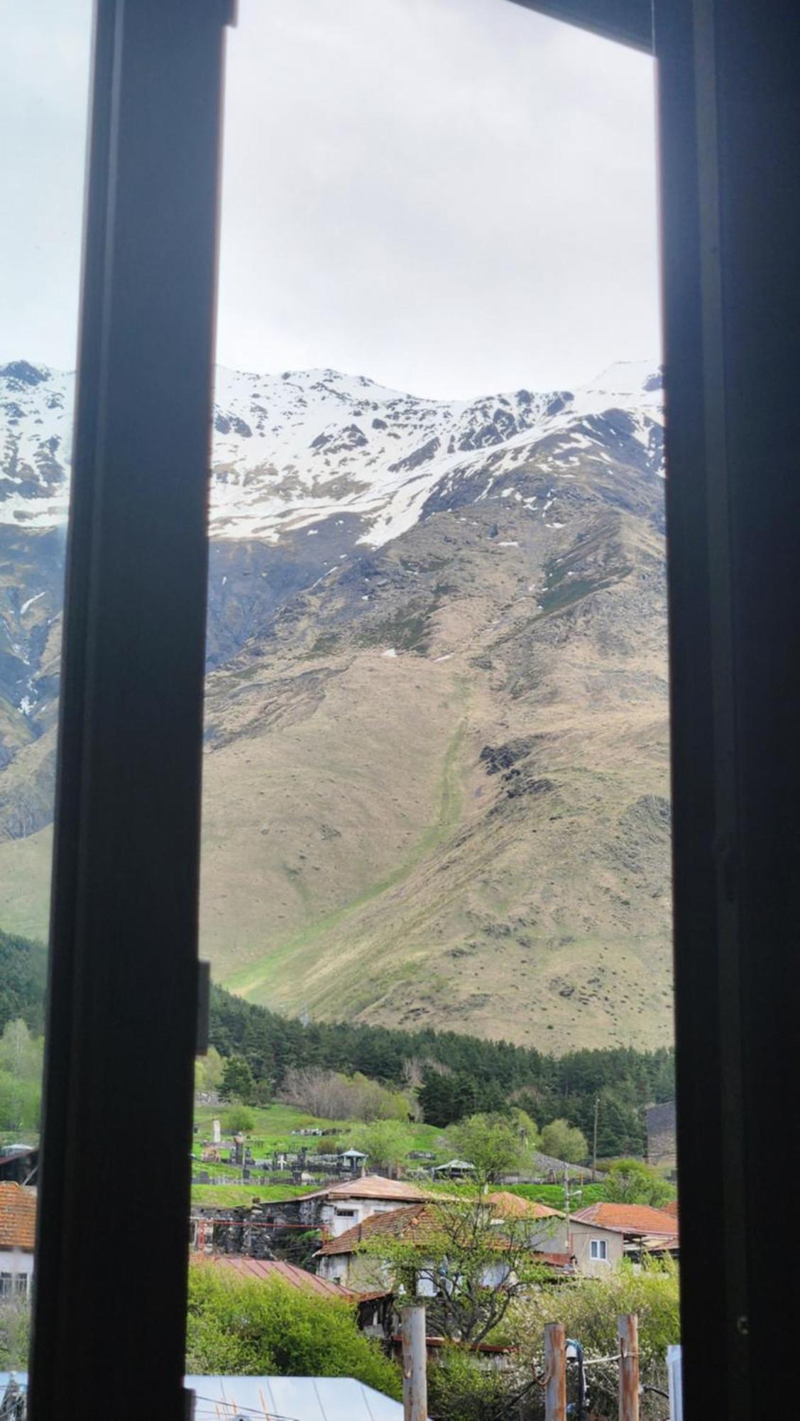 Hotel Toliketi Kazbegi Eksteriør bilde